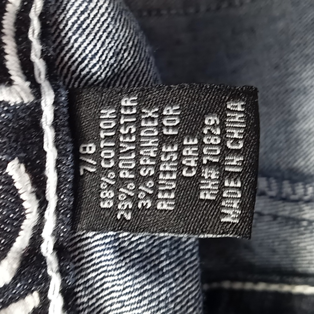 rue 21 Distressed Jean Capris 7/8 - Picture 14 of 16